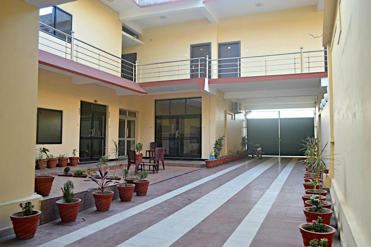 Hotel Bhammars Balangir Bagian luar foto