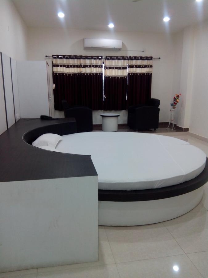 Hotel Bhammars Balangir Bagian luar foto